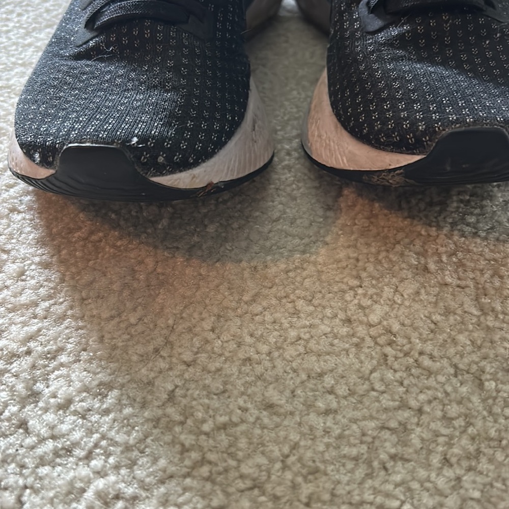 Women’s Nike React Infinity Run Size 8 - image 4